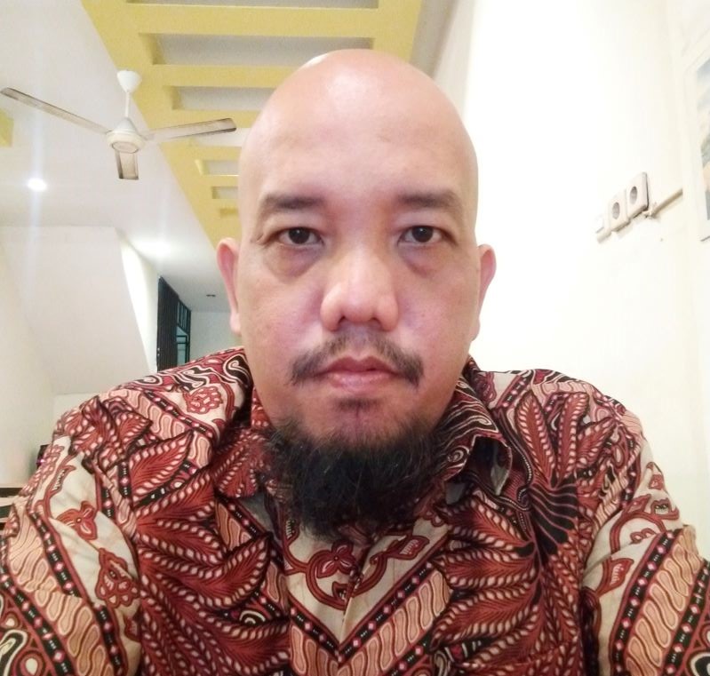 Dwi Wahyudi Mode Batik Khas Jawa